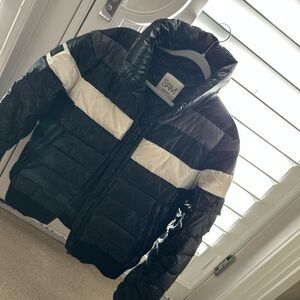 SAM. Womens Puffer Jacket in Black and White
